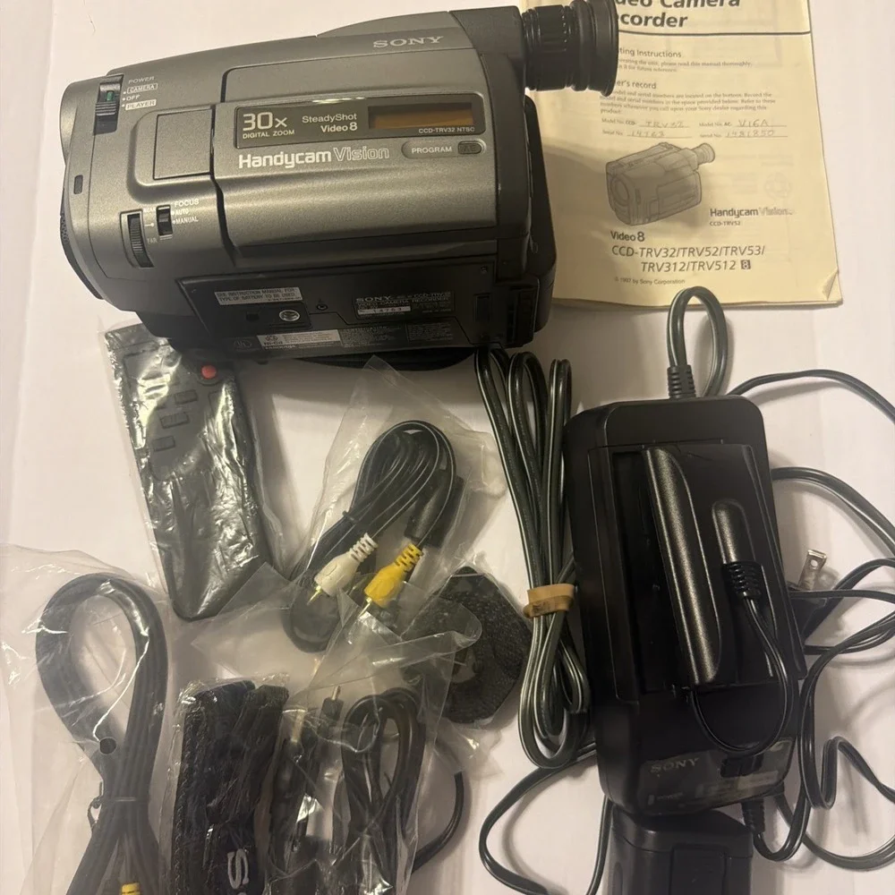 Sony Handycam CCD-TRV118 NTSC Hi-8 Video Camcorder - FOR PARTS OR REPAIR